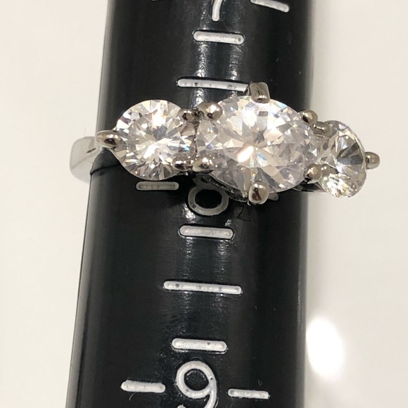 Timeless ring - Picture 4 of 9